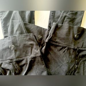 Aritzia Chill Atmosphere High Rise Cropped Leggings 50% off